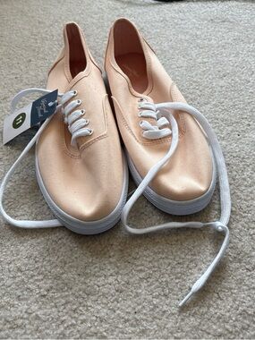 Universal Thread Canvas Lace-Up Sneakers - Soft Peach